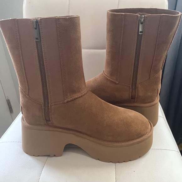 UGG Women’s Classic Twin Seam New Heights Boot - Picture 9 of 12